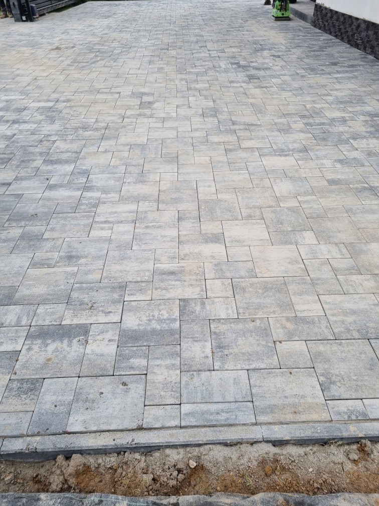 Podwórko z kostki brukowej – realizacja Limanowa