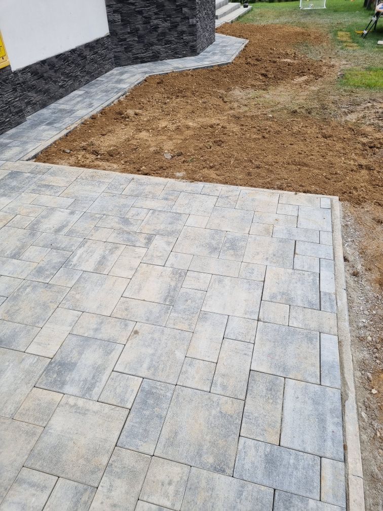 Opaska z kostki brukowej wokół domu – Limanowa